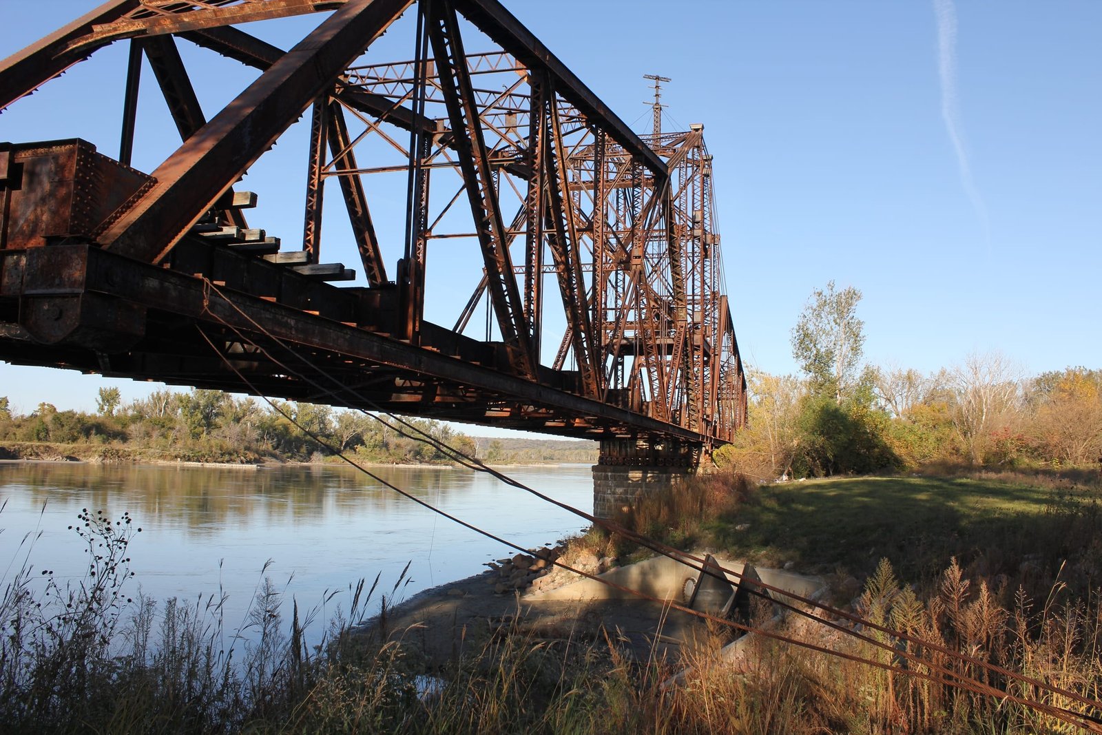 Looking west along Iowa swing span (span #2)